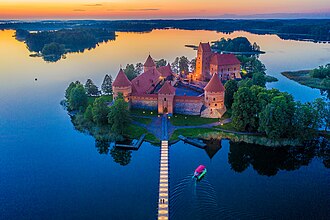 Vilnius & lakeside retreats